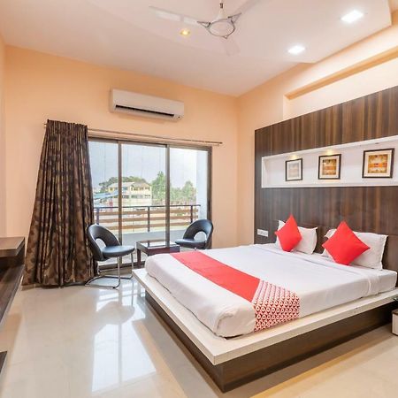 Oyo 42910 Hotel Rudra Palace Ratlam Экстерьер фото