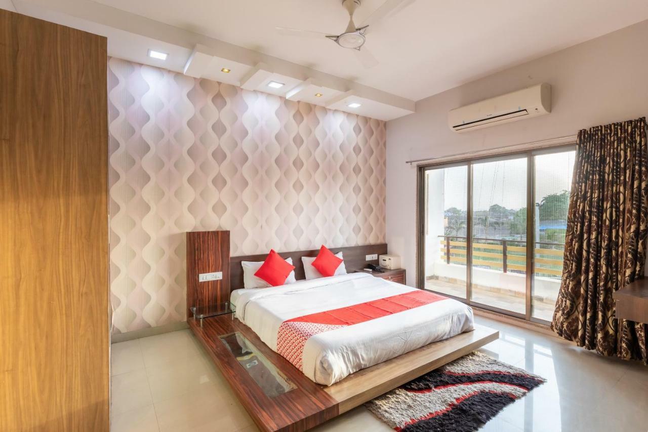 Oyo 42910 Hotel Rudra Palace Ratlam Номер фото
