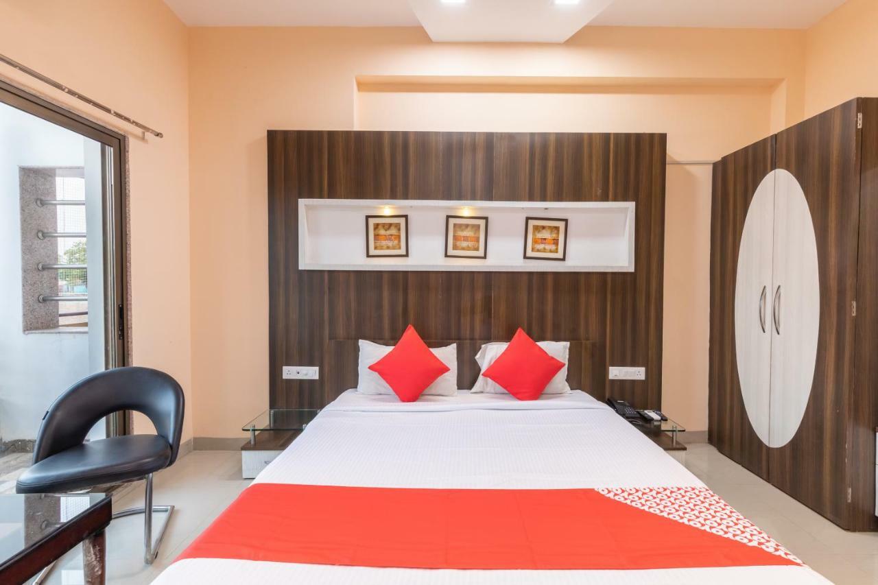 Oyo 42910 Hotel Rudra Palace Ratlam Экстерьер фото