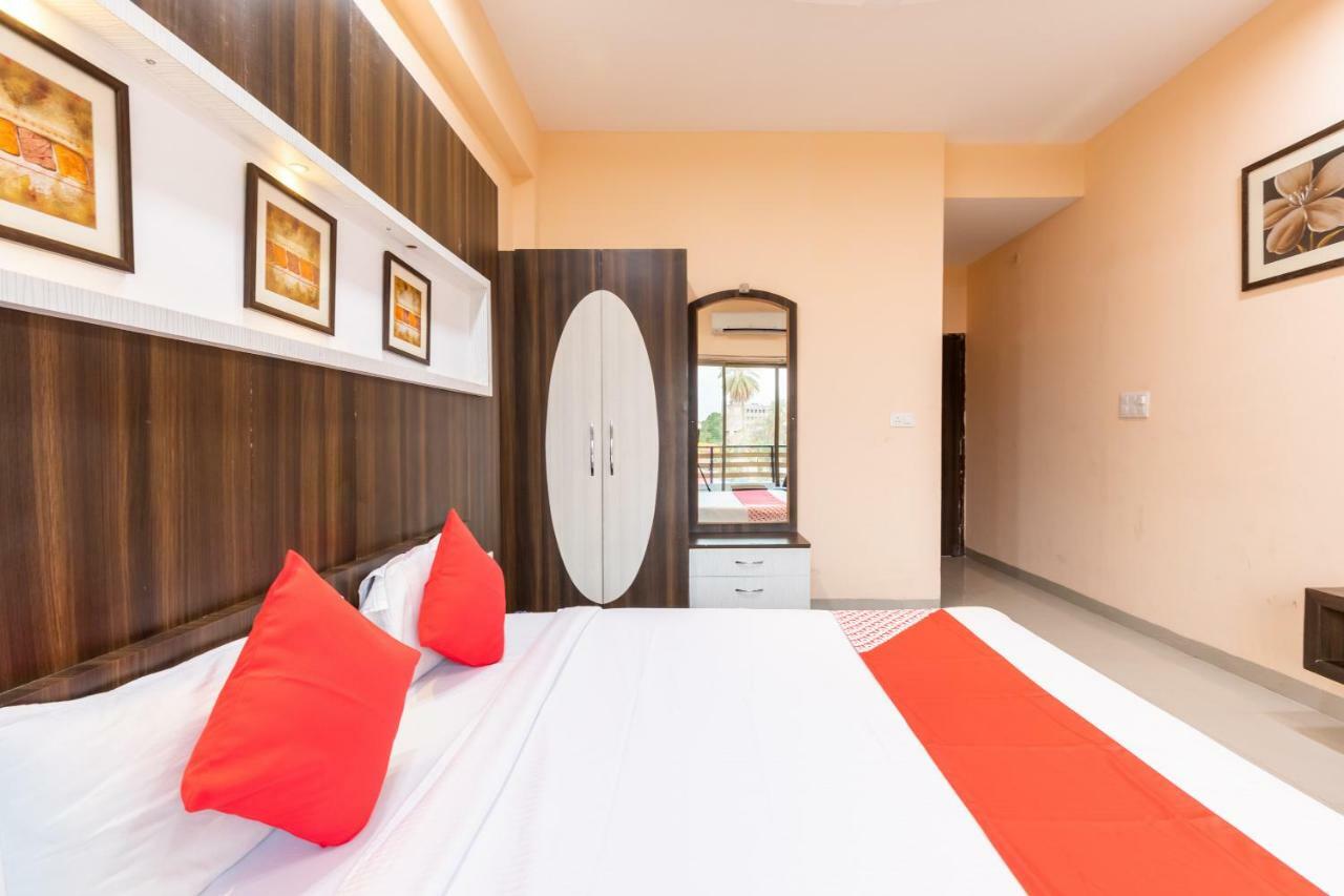 Oyo 42910 Hotel Rudra Palace Ratlam Экстерьер фото