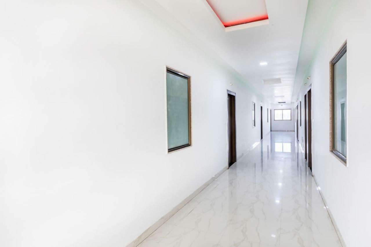 Oyo 42910 Hotel Rudra Palace Ratlam Экстерьер фото